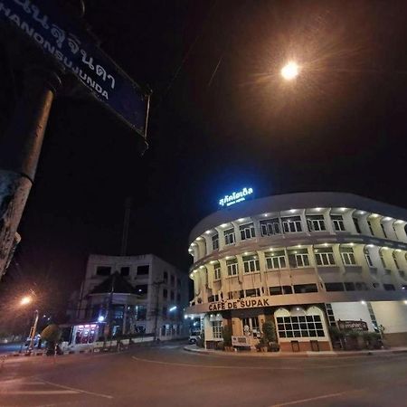 Supak Hotel Kalasin Esterno foto