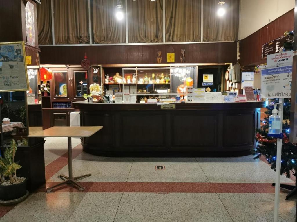 Supak Hotel Kalasin Esterno foto