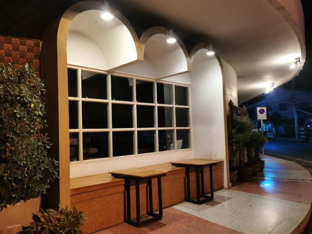 Supak Hotel Kalasin Esterno foto