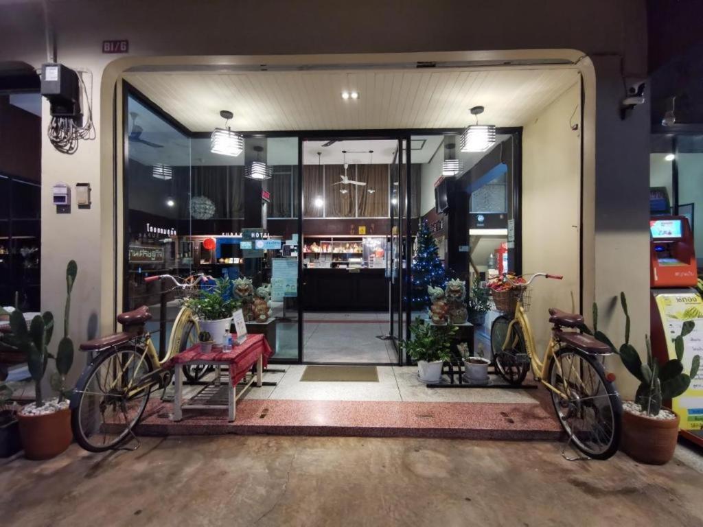 Supak Hotel Kalasin Esterno foto