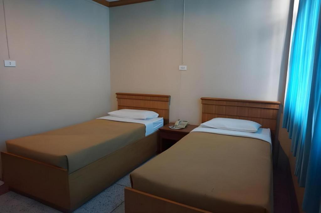 Supak Hotel Kalasin Esterno foto