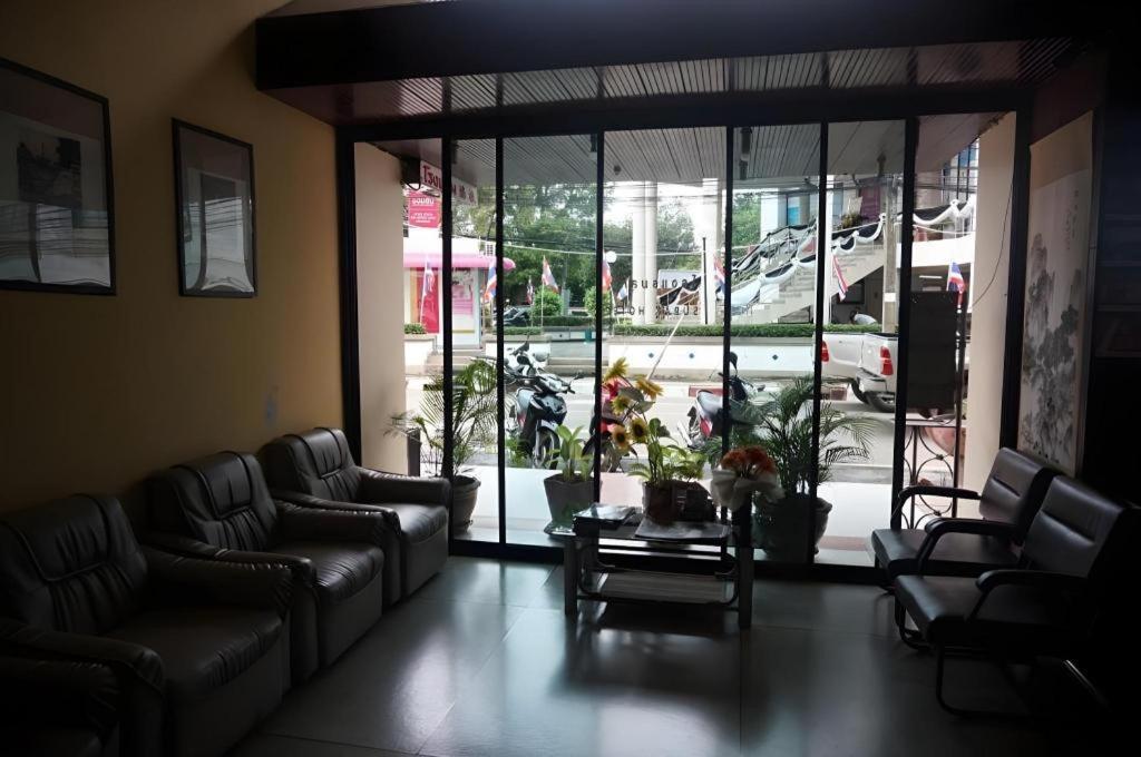 Supak Hotel Kalasin Esterno foto